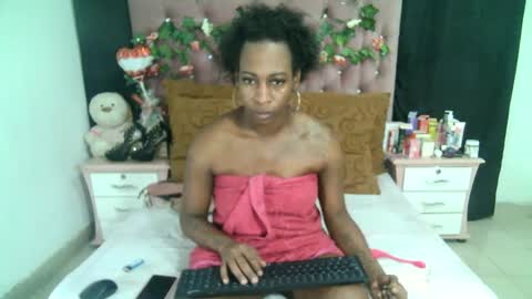 Snapshot of valeriatsx chatting on 09-16-25, 02:01 La valerie26 online show from 09-16-25, 02:01
