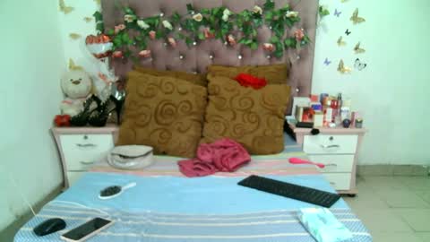 Snapshot of valeriatsx chatting on 09-25-25, 12:58 La valerie26 online show from 09-25-25, 12:58