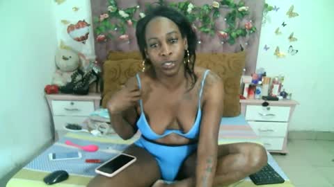 Snapshot of valeriatsx chatting on 10-13-25, 11:38 La valerie26 online show from 10-13-25, 11:38