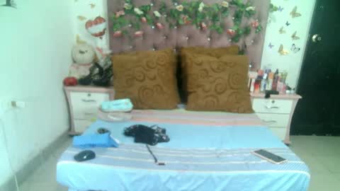 Snapshot of valeriatsx chatting on 10-18-25, 12:17 La valerie26 online show from 10-18-25, 12:17