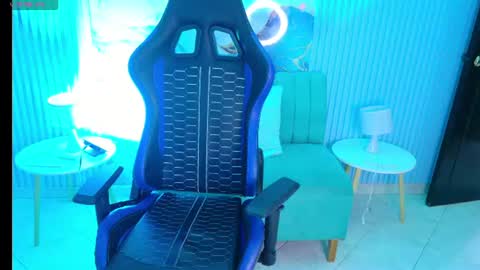 Valerie online show from 06-12-26, 04:22