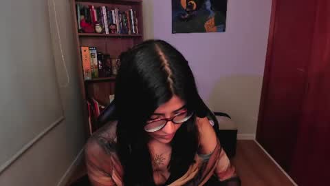 Snapshot of valerie__sky chatting on 06-12-26, 02:54 Val online show from 06-12-26, 02:54