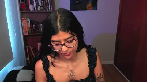 Snapshot of valerie__sky chatting on 07-04-26, 04:02 Val online show from 07-04-26, 04:02