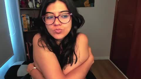 Snapshot of valerie__sky chatting on 07-17-26, 02:13 Val online show from 07-17-26, 02:13