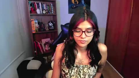 Snapshot of valerie__sky chatting on 08-03-26, 02:43 Val online show from 08-03-26, 02:43
