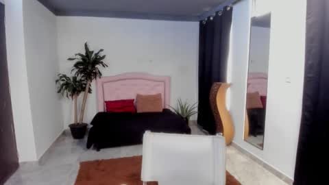 Snapshot of valerie_fox19 chatting on 12-04-25, 02:15 Valerie fox online show from 12-04-25, 02:15