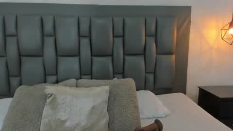 Snapshot of valerie_rouse chatting on 03-11-25, 08:20 Valerie online show from 03-11-25, 08:20