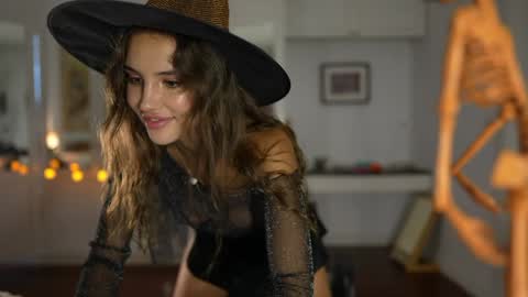 Valerie online show from 10-31-25, 03:18