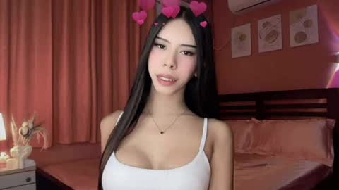 Snapshot of valerieriches chatting on 06-08-26, 10:48 Valerie online show from 06-08-26, 10:48