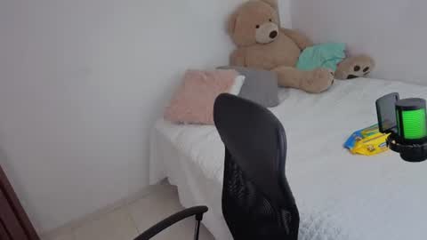 Snapshot of valerihouse_ chatting on 06-26-26, 02:05 valerihouse_ online show from 06-26-26, 02:05