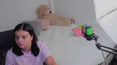 Snapshot of valerihouse_ chatting on 07-16-26, 02:17 valerihouse_ online show from 07-16-26, 02:17