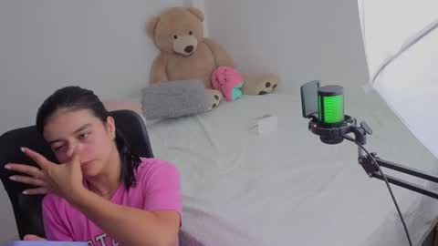 Snapshot of valerihouse_ chatting on 08-04-26, 01:42 valerihouse_ online show from 08-04-26, 01:42