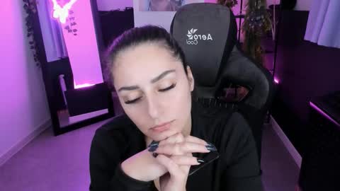 Valerie online show from 11-08-25, 04:51