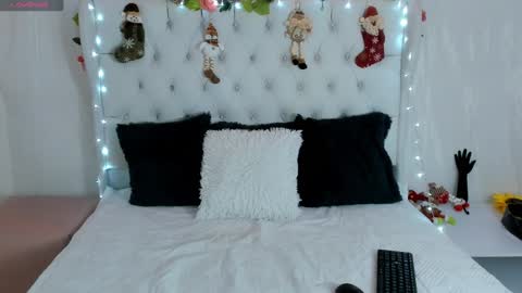 valeria111111 online show from 12-24-24, 02:33