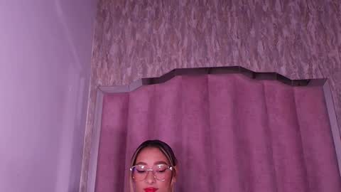 Snapshot of valery_97 chatting on 10-11-25, 03:17 Valeryn online show from 10-11-25, 03:17