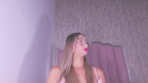 Snapshot of valery_97 chatting on 10-17-25, 03:10 Valeryn online show from 10-17-25, 03:10