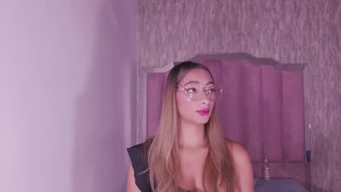 Valeryn online show from 10-23-25, 03:06