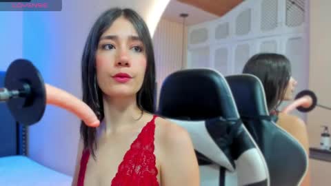 Snapshot of valery_browns chatting on 05-13-26, 11:07 online show from 05-13-26, 11:07