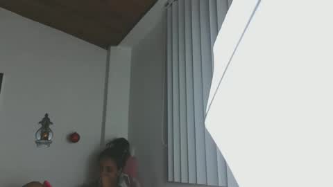 valery_lovex_ online show from 12-21-25, 11:01