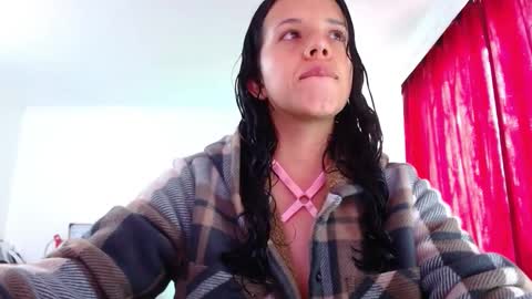 Snapshot of valery_meer_ chatting on 02-20-26, 12:05 Valeria online show from 02-20-26, 12:05