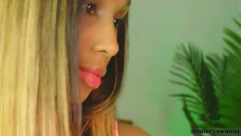 Valery swan1 online show from 12-21-25, 10:00