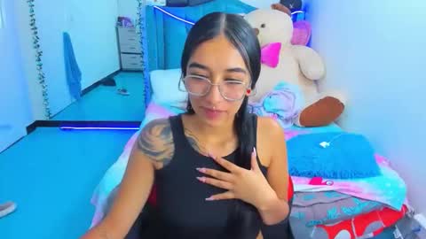 Snapshot of valery_taylor_1 chatting on 04-18-26, 02:04 valery online show from 04-18-26, 02:04