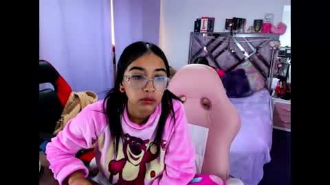 Snapshot of valery_taylor_1 chatting on 05-21-26, 04:36 valery online show from 05-21-26, 04:36