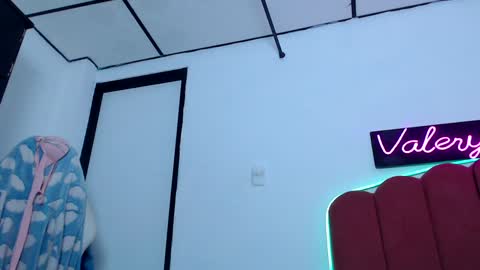 B V Naughty online show from 12-06-24, 11:03