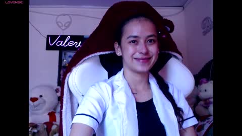 Snapshot of valerybaker1 chatting on 11-10-25, 06:18 B V Naughty online show from 11-10-25, 06:18
