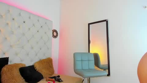 Snapshot of valeryfoxt chatting on 01-12-25, 09:51 valery online show from 01-12-25, 09:51