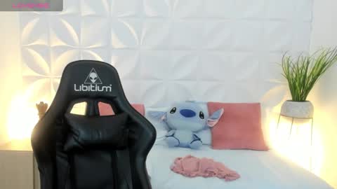 valeryn rosse online show from 11-14-25, 03:05