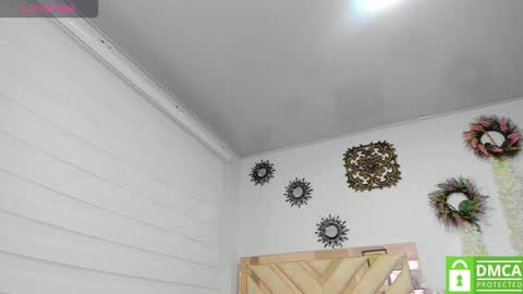 Snapshot of valeryrossee chatting on 11-28-25, 12:57 VALERIA online show from 11-28-25, 12:57