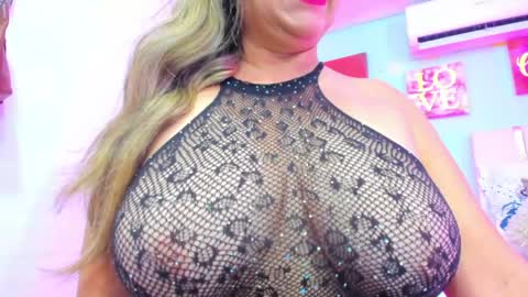 Snapshot of valerysex4u chatting on 05-03-26, 01:33 Valery online show from 05-03-26, 01:33