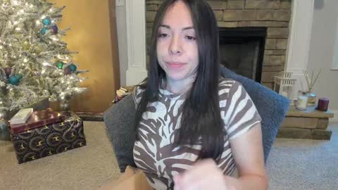Snapshot of valerysquirt_19 chatting on 12-23-24, 02:17 valerie online show from 12-23-24, 02:17