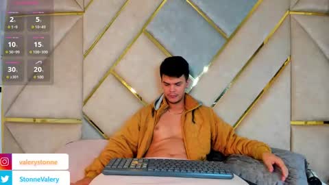 Valery Stonne  online show from 03-09-25, 12:00