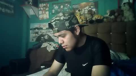 Valesh19 online show from 11-18-25, 01:11