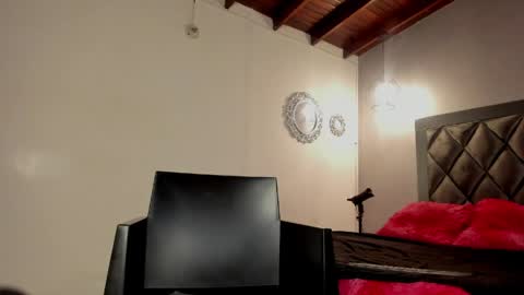 Snapshot of valetino_stonee chatting on 06-04-26, 08:48 Valentino online show from 06-04-26, 08:48