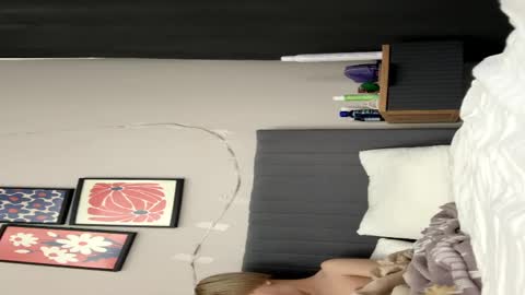 Snapshot of valevaweheart chatting on 05-18-26, 02:34 valevaweheart online show from 05-18-26, 02:34