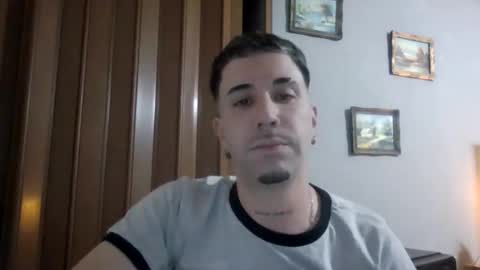 Snapshot of valizero chatting on 12-21-25, 01:46 valizero online show from 12-21-25, 01:46