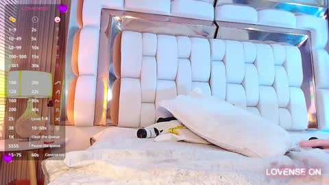 Valkiria moore  online show from 03-07-25, 01:09