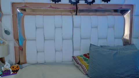 Valkiria moore  online show from 10-07-25, 11:13