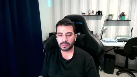 Roberto Carlos online show from 11-04-25, 02:21