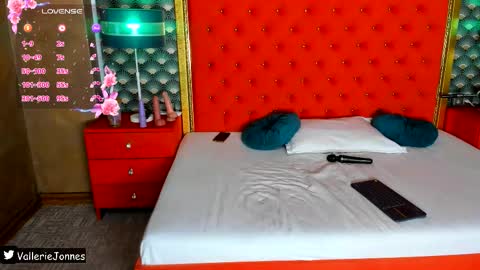 Valerie Val V online show from 01-13-26, 10:37