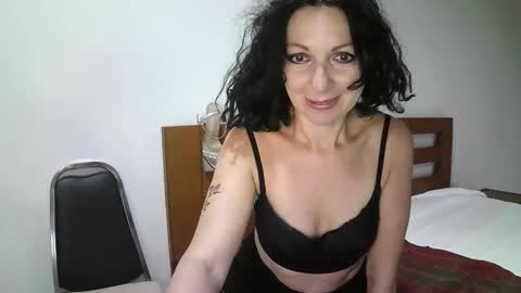 Snapshot of valleriwind chatting on 01-17-26, 11:52 ValleriWind online show from 01-17-26, 11:52