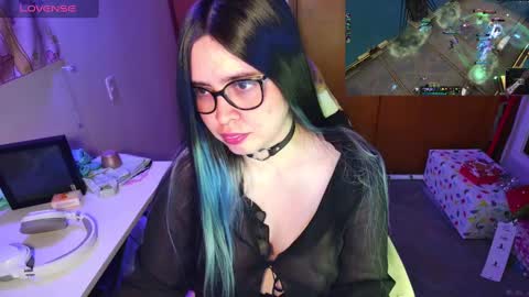 Im Violet online show from 12-21-24, 11:56