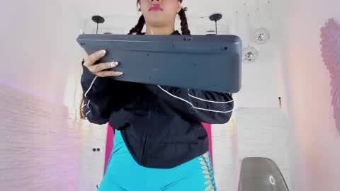 Vallolet Peach  online show from 02-09-25, 11:14