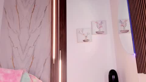 Vallolet Peach  online show from 02-06-26, 12:08