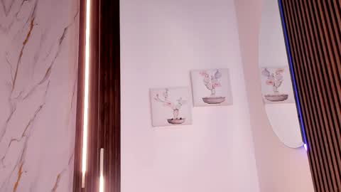 Vallolet Peach  online show from 04-22-26, 12:07