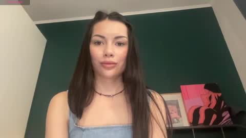 Snapshot of valorant_girl chatting on 05-21-26, 05:53 Little Devil online show from 05-21-26, 05:53