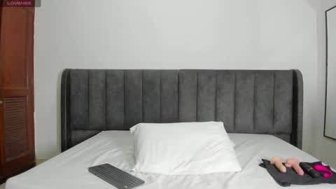 Snapshot of valtira_nova chatting on 02-09-25, 03:43 valtira nova online show from 02-09-25, 03:43